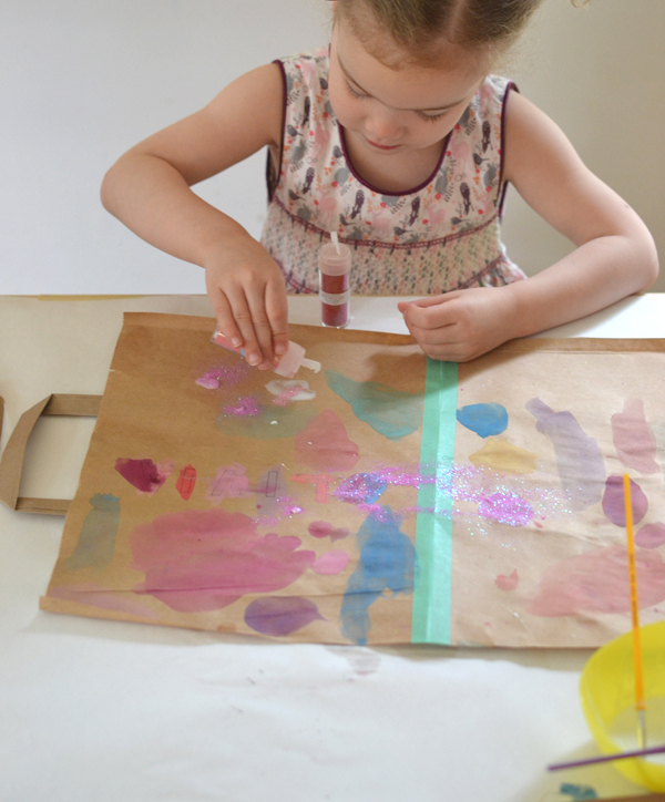 make art journals with your kids from paper bags // teach them how to think like an artist!