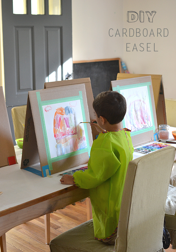 quick and easy way to make your own table easel with cardboard