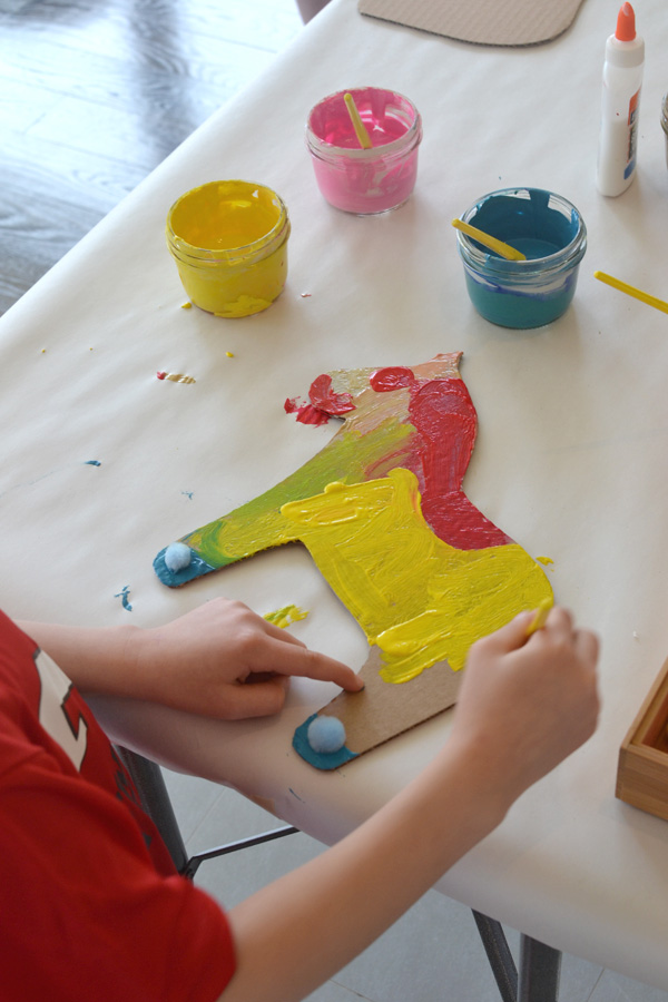 Cut Dala horse shapes from cardboard and let the kids paint and embellish - perfect party craft!