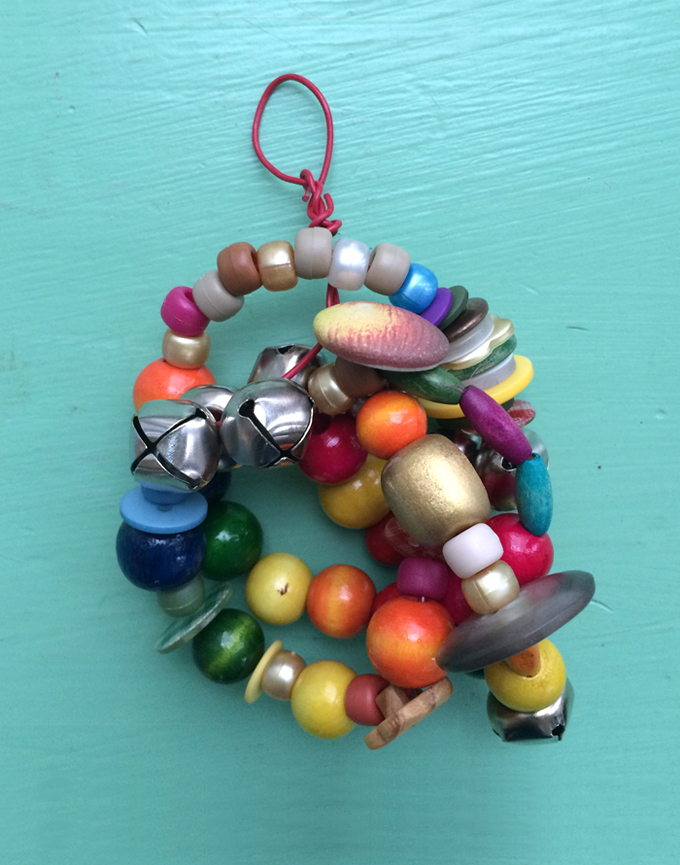 @artbarblog makes handmade ornaments with beads and wire.