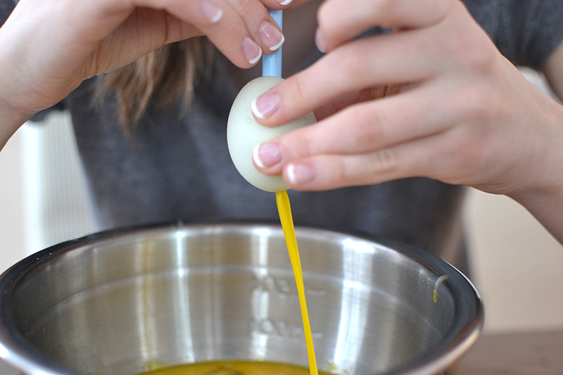 Eggs you can keep forever // Learn how to hollow out an egg, then marbleize with nail polish.