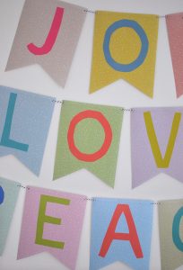 Free printable banners for the holidays / JOY / LOVE / PEACE