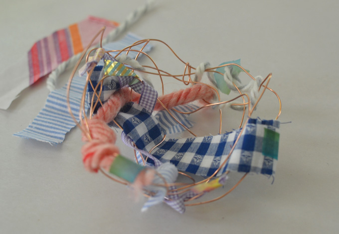 Make these ethereal and charming nests with wire, ribbon and fabric scraps.