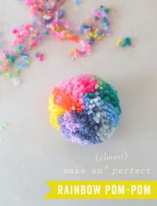 Make this almost perfect rainbow pom-pom with the Clover pom-pom maker.