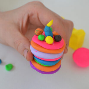 Are you and your kids quarantined at home because of the coronavirus? Well this Art and Play guide will help! Promoting math, literacy and science through art and play. Day 2: Playdough Bakery